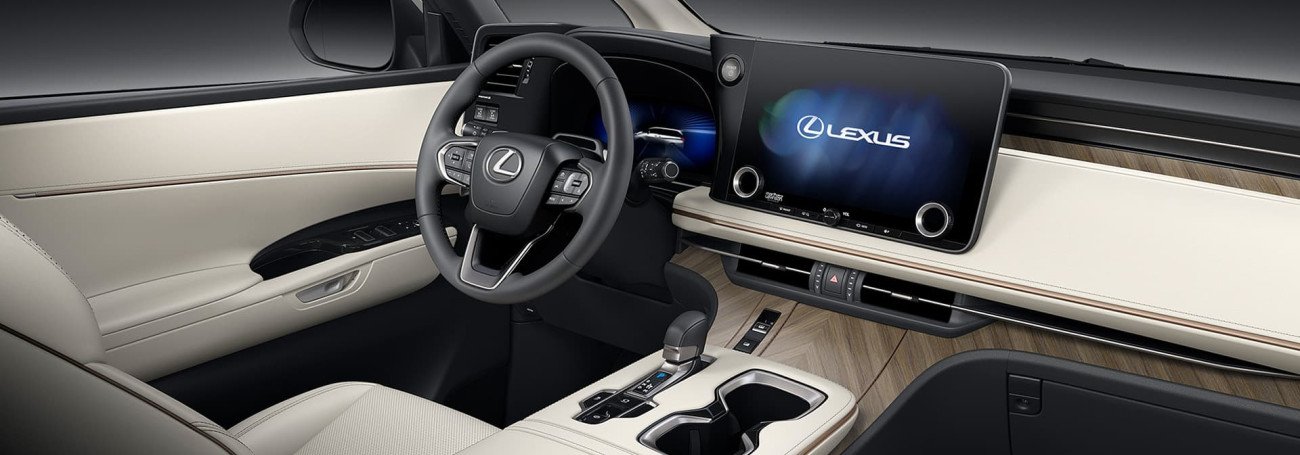 Lexus LM 500h (4 Chỗ)